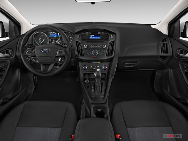 Ford_Focus_interior_1