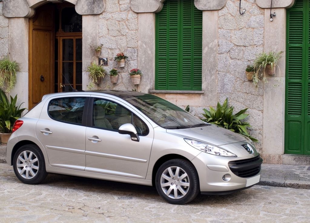 Peugeot 207 könnyed kompakt bérautó