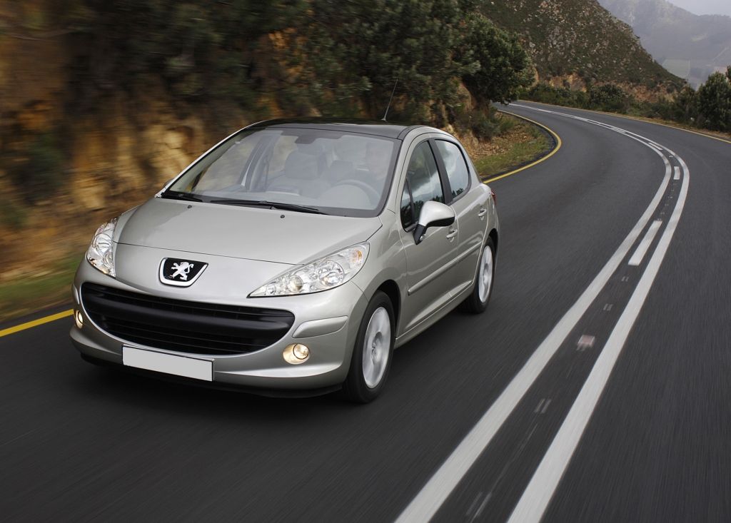 Praktikum és stílus Peugeot 207