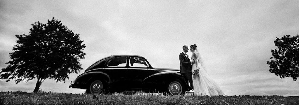 Esküvői autók bérlése sofőrrel - Rentauto Wedding car service